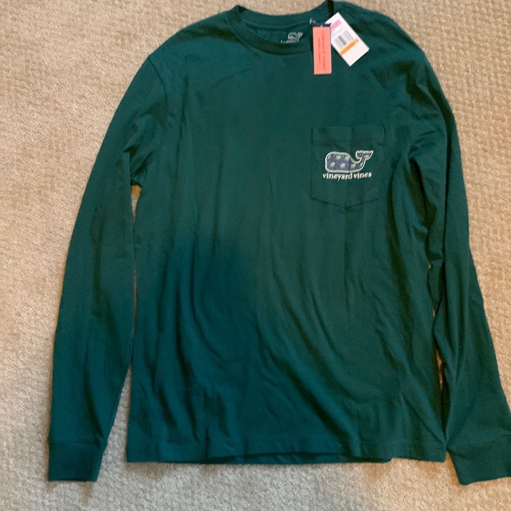 Vineyard vines long sleeve Christmas themed shirt.  New never worn